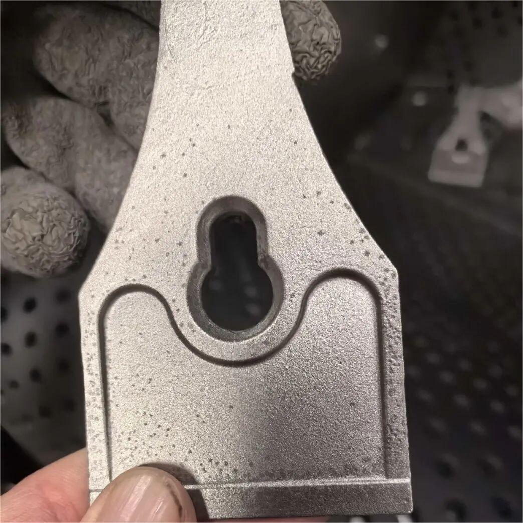 Productie van 410 roestvrijstalen onderdelen met silicasol, met een gewicht van 205 gram, met oppervlakteoxidatievlekkendefecten: oorzaken en oplossingen